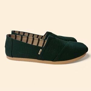TOMS Earthwise Classic Alpargata Slip-Ons – Forest Green, Size 8, EUC Christmas